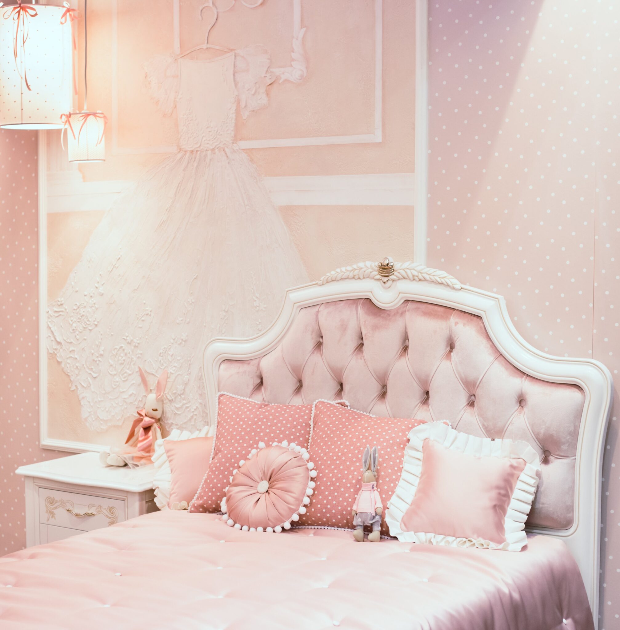 Chiếc giường màu hồng pastel sang trọng những đầy sự nữ tính