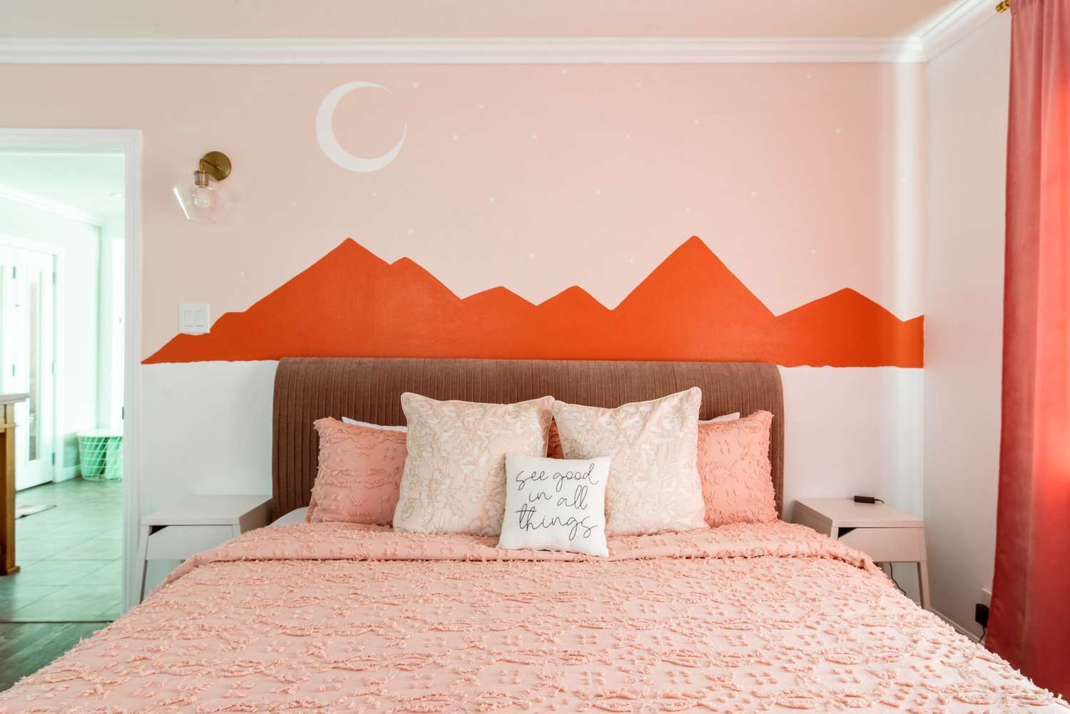 Phòng ngủ màu hồng mang lại cảm giác ấm áp, ngọt ngào