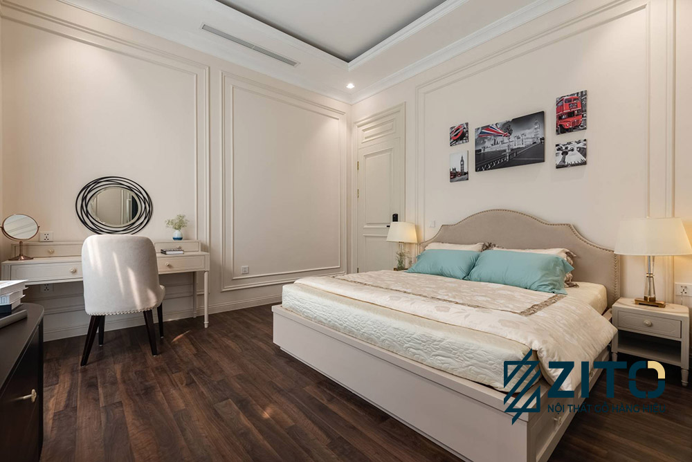 Không gian nội thất phòng ngủ được thiết kế với tông màu kem trắng làm chủ đạo