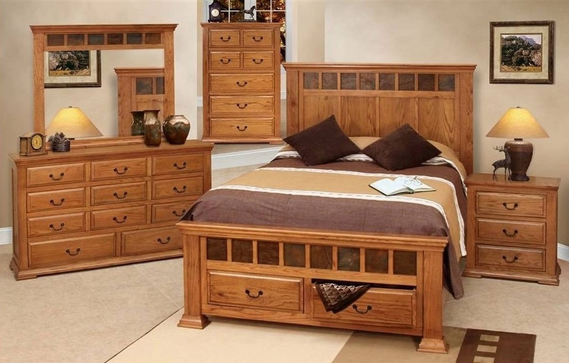 Một set đồ nội thất phòng ngủ đồng bộ với nhau từ chất liệu, màu sắc đến phong cách thiết kế
