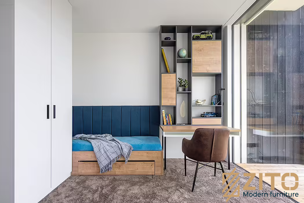 Không gian phòng ngủ nổi bật và cá tính với phần ga trải giường màu xanh dương