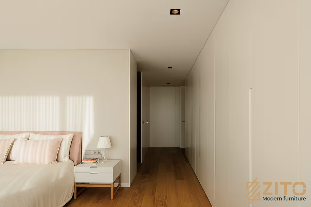 Không gian nội thất phòng ngủ được thiết kế với tông màu kem trắng làm chủ đạo giúp căn phòng thêm ấm cúng và tinh tế