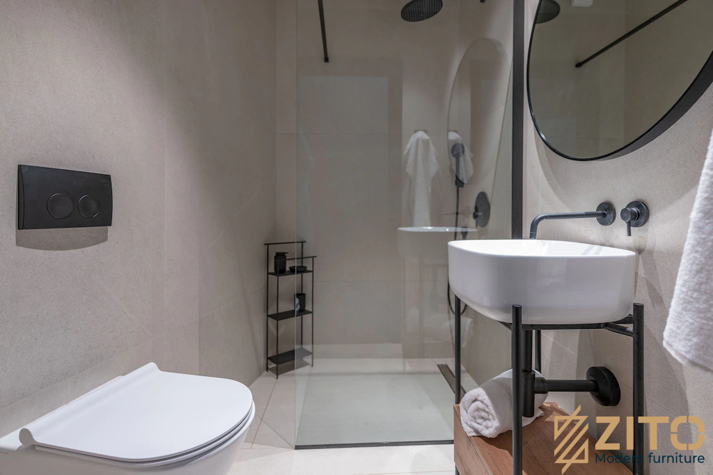 Nội thất cơ bản của phòng tắm được sắp xếp thông minh, gọn nhẹ như bồn rửa mặt, bồn cầu, gương soi…